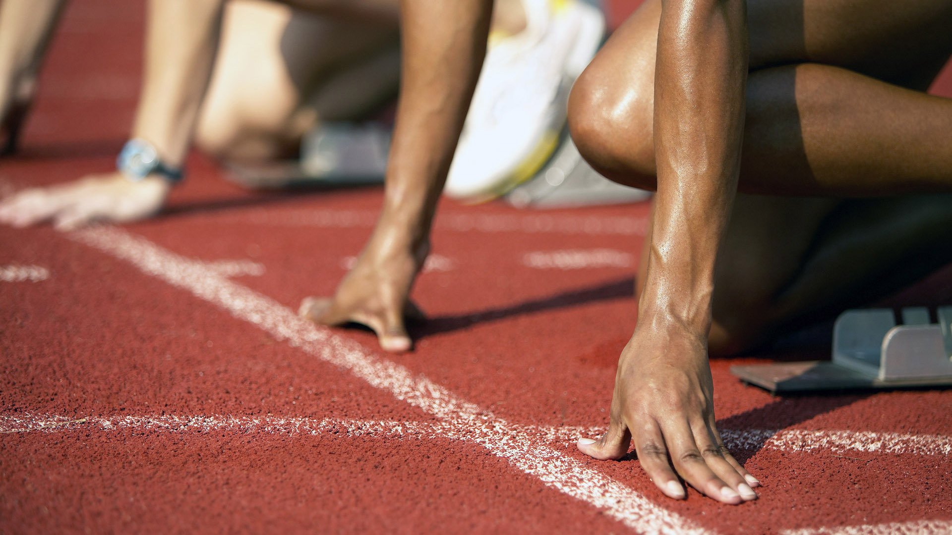 纪录之争：运动员刷新联盟与个人纪录的精彩瞬间，运动员的纪录片有哪些